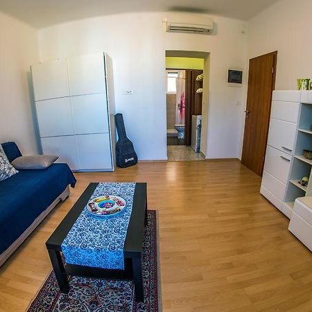 Apartman Anthony Pula Ngoại thất bức ảnh